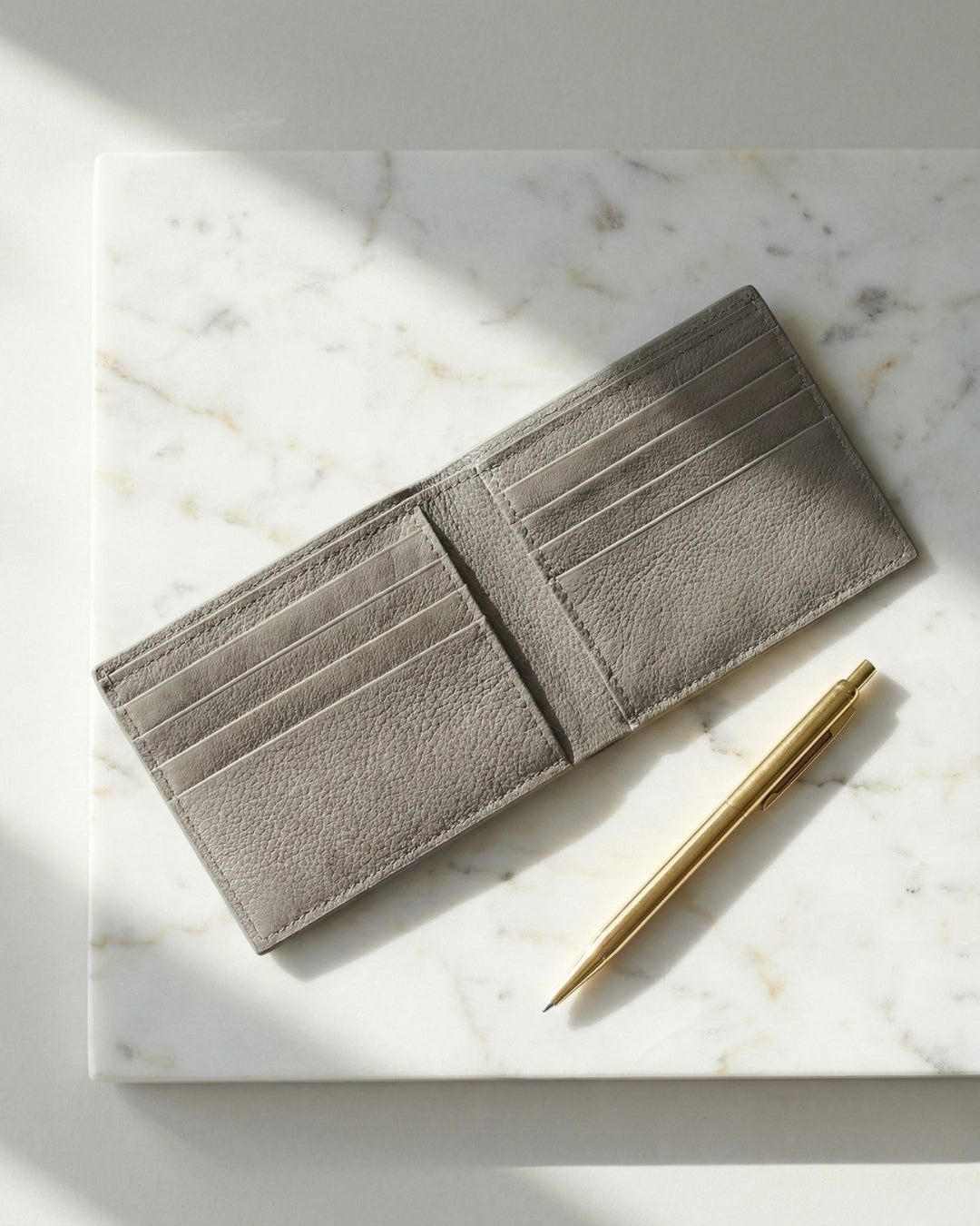 Leatheo Classic Bifold Wallet – Grey Croc Embossed